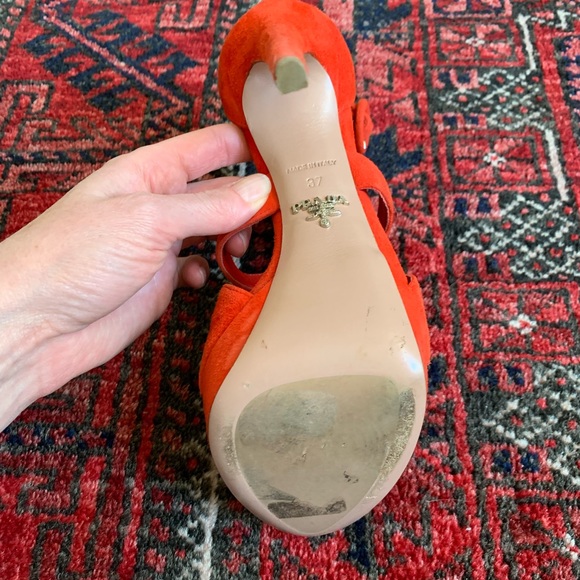 Gorgeous Prada heels - Picture 6 of 16